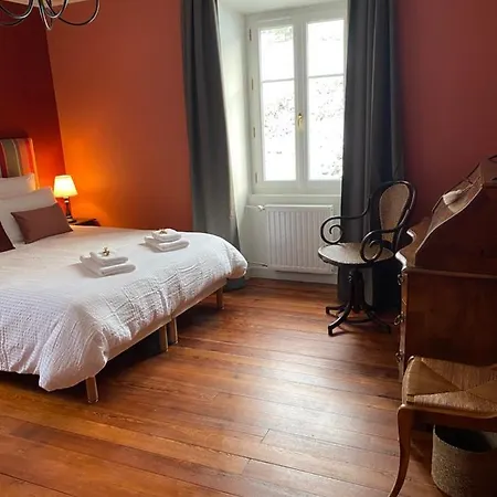 Le Clos Du Tulipier Couette-café 3*