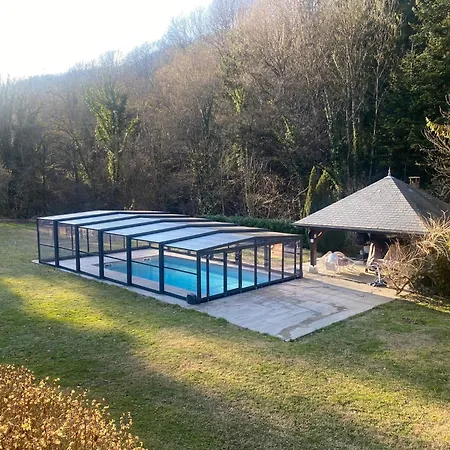 Le Clos Du Tulipier 3* La Chapelle-du-Bard