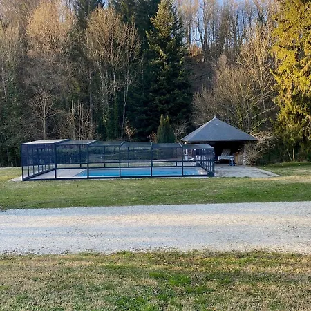 Le Clos Du Tulipier 3* La Chapelle-du-Bard