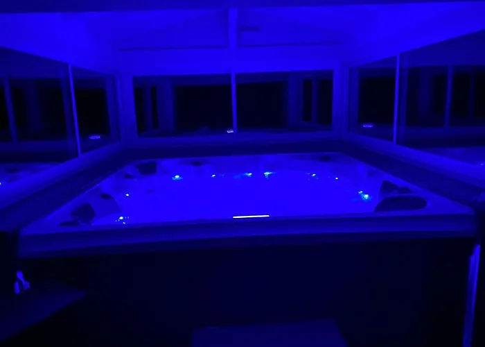 Le Clos Du Tulipier فندق مبيت وإفطار La Chapelle-du-Bard