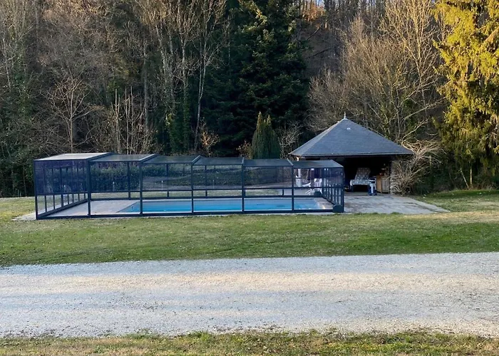 Le Clos Du Tulipier 3* La Chapelle-du-Bard