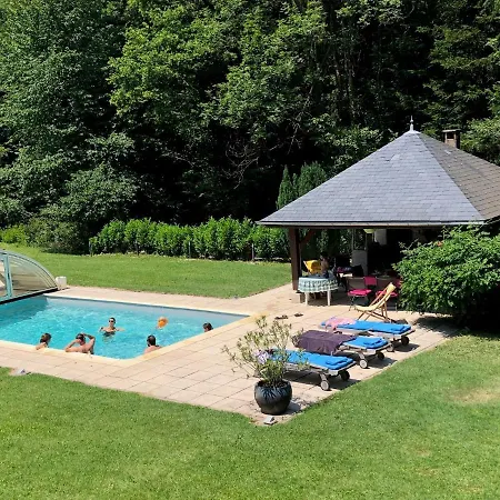 Le Clos Du Tulipier Bed & Breakfast *