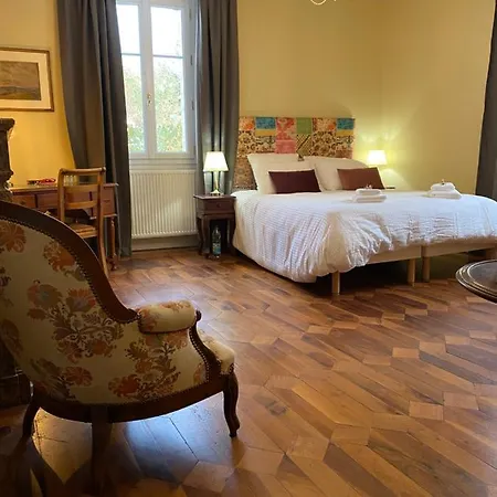 Le Clos Du Tulipier Bed & Breakfast 3*